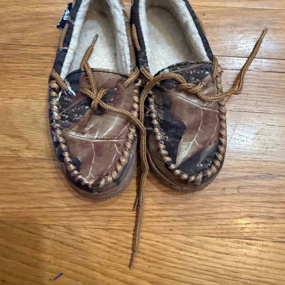 Double Barrel Boys Camo Moccasin Slippers Faux Shearling Lined Brown Size 12/13